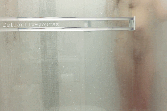 defiantly-yourss:No one is on right now because it noon on a Monday but they’re