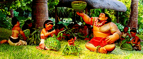 queentianas:Moana + her family/community