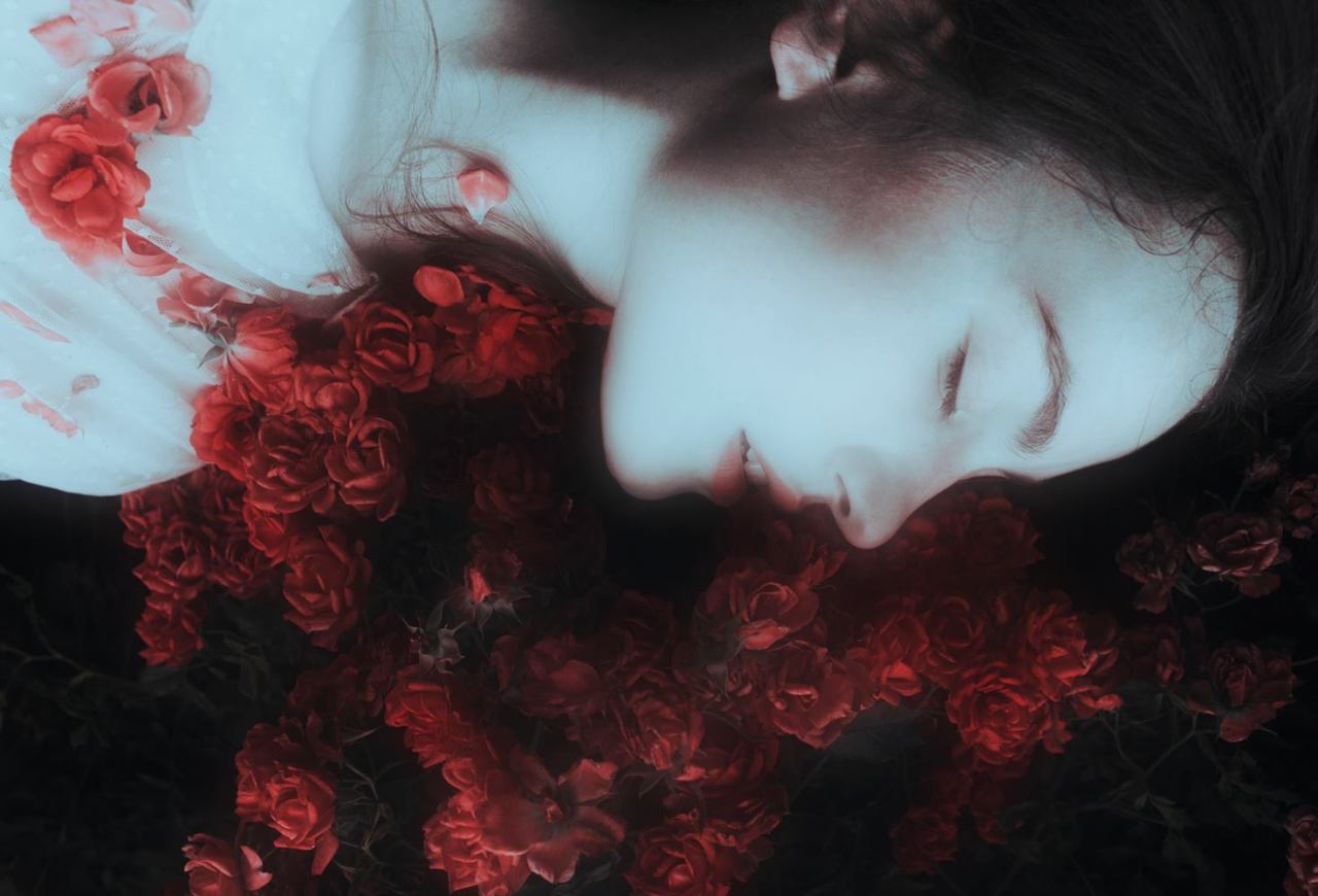 frrmsd:  Photographer:Laura Makabresku“The Garden of Wounds”“(Dedicated to