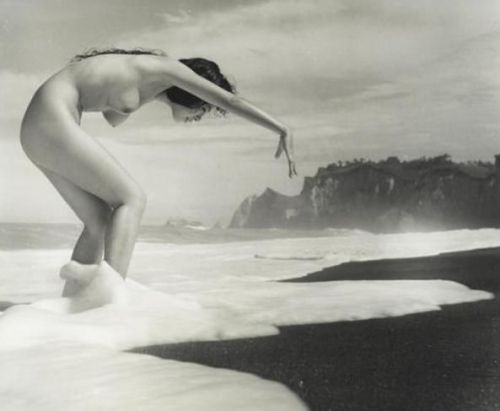 fujiwara57:“Ama海女, les plongeuses japonaises“IwaseYoshiyuki  岩瀬禎之  (1904 - 2001).Né en 1904 à Onjuku