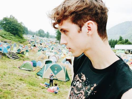 heartshapedwhirl:Troye Sivan at Fuji Rock Festival on July 24, 2016 by @terajiro/terajiro