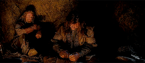 tomehewas: bagginshield + stop trying to scare our hobbit