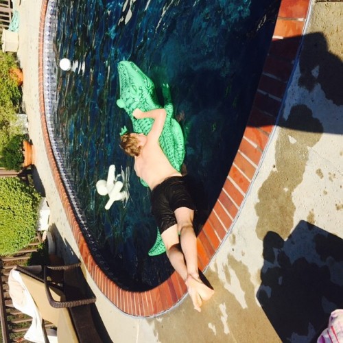 hotdamn5sos: calumhood: ????