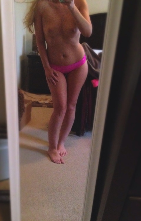sarahxoxoblog:  Yep, still in my underwear struggling to get ready for work this morning.  I just wanna stay in bed and masturbate ;-P 