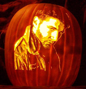 hornsofmischief:  gingerchic333:  ally-of-villains:  crittertam:  The Pumpkin Geek