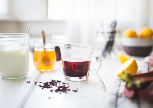 sweetoothgirl: Hibiscus, Rhubarb + Yogurt Ice Pops