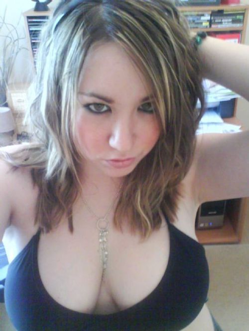 sexxy-scarlet:  .  Daamn