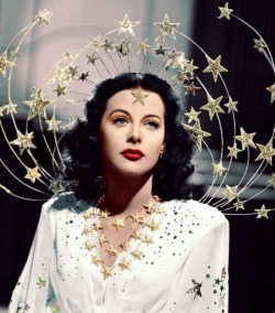 sithfaced:  adamcasey: This is Hedy Lamarr. She was an immigrant, an actress, and she helped create the technology used in WiFi and Bluetooth devices. You probably couldn’t be reading this without her contributions.  She was also Jewish and helped her