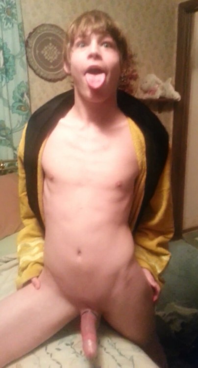 20 year old nudist