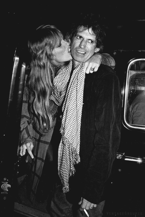 pattishansen:        Patti Hansen and husband Keith Richards arrive at the San Lorenzo restaurant, London, on the occasion of Ronnie and Jo Wood’s wedding on January 1st 1985. © Photo by Dave Hogan.      