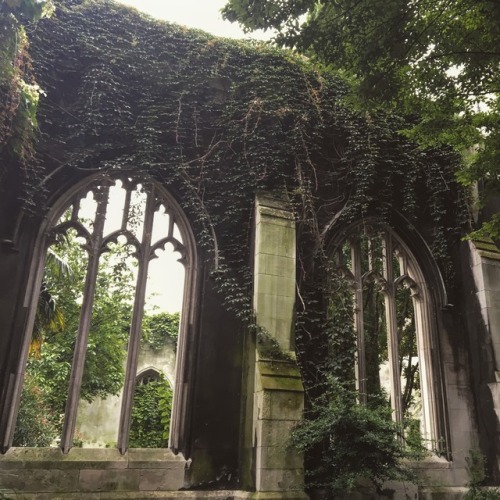 moonandserpent: The Ruins of St. Dunstan-in-the-East, London, 2017.  © Moon and Serpent