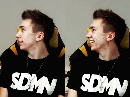 Let&rsquo;s just take a moment to appreciate Simon&rsquo;s side view.