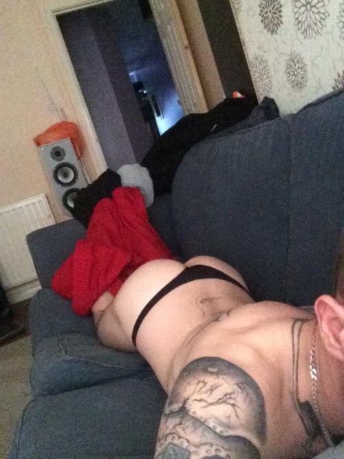 nicethongbro:  “@joshonit87 back in black”