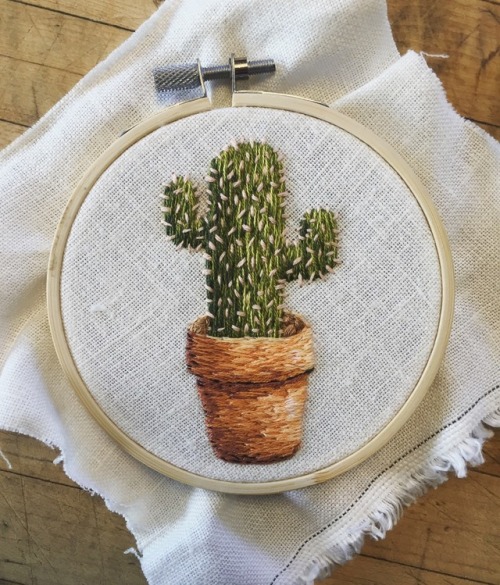 embroideryshmoidery:Cactus Love Instagram @embroidery_shmoidery