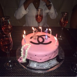 Missglamourpusss:  Chanel-And-Louboutins:  ✝  Missglamourpusss 