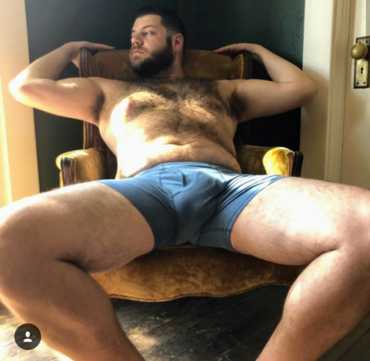 bear-hairy:  Déjanos tu comentario 🐻 . Rebloguea y comparte el contenido si te gustan las fotos. #Bear_Hairy