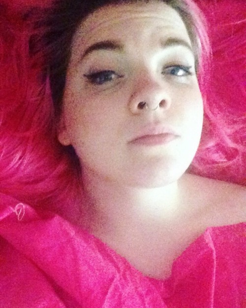 When ur hair matches ur sheets #pinkhair #pink #yestopink