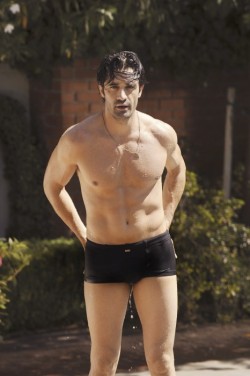 shirtlessmalecelebs:  Gilles Marini