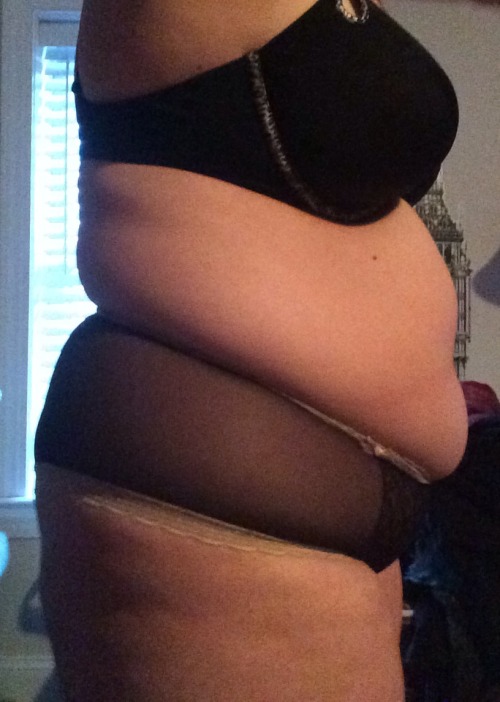 biglegwoman:  Morning after a night of overeating.