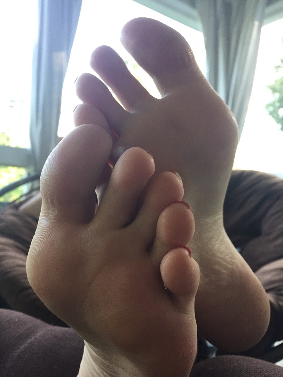 savetheplanetkillyourself75:  sashasoles:  Checking my Instagram…  👣😍😛🤘🏻