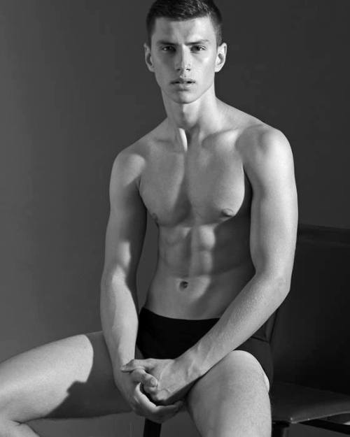 canadianandgay:  ALESSANDRO CARTOLANO https://www.instagram.com/alessandro_cart/ adult photos