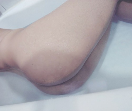 naruto10:  Unfortunately my bathtub only fit one person 