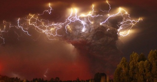 View The Volcano Lightning Photo Gallery