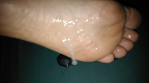 toered:  Been asked to Cum on wife’s feet. porn pictures