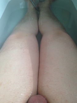 onehornyteenchubbyboy:  Bath time!! Hope