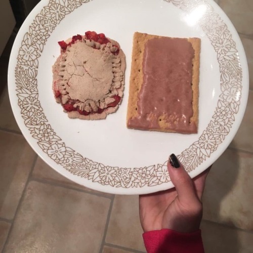 Low Cal Pop Tart (23 Calories) Vs Normal Pop Tart (200 Calories) I Resisted A B/p By Making These And
