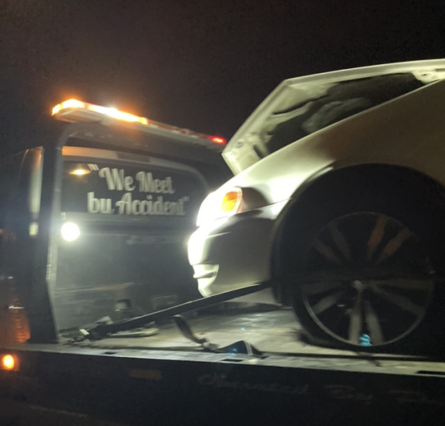 t-1999s:“we meet by accident” towing car