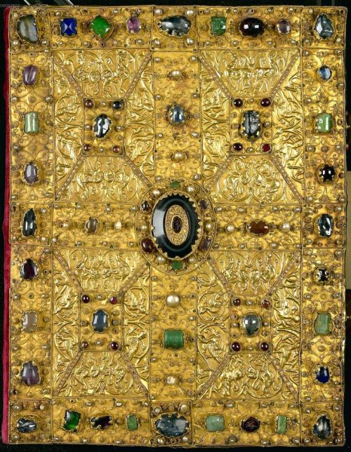 Gospels of Reichenau, early 11th century. Cover: Gold, jewels and pearls. Germany. SourceThe Benedic