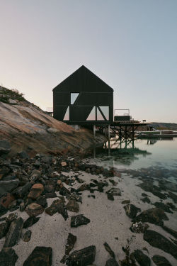 utwo:  For RentNaustet Stokkøya Norway…luxurious and unique boathouse© naustetstokkoya