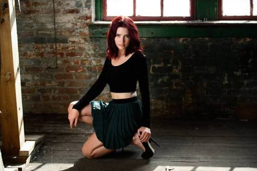 Susan Coffey Follow celebrity-legs-and-heels.tumblr.com/ for more! (via ekse7hcltfe01.jpg (20