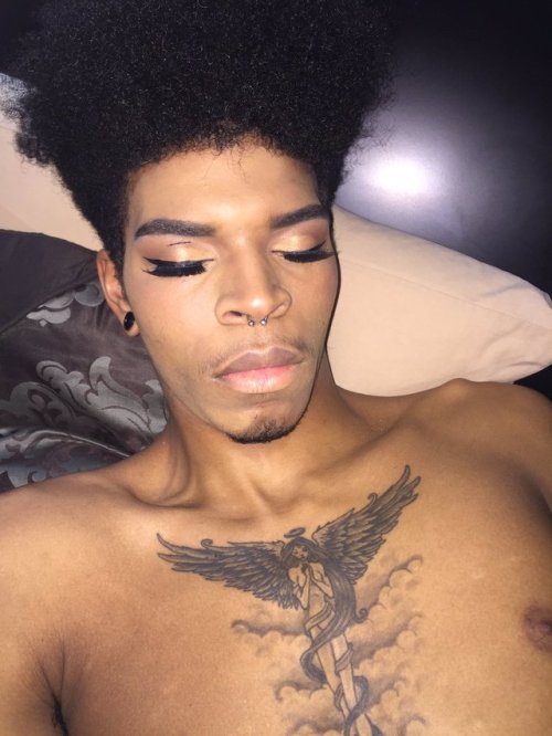 XXX bellygangstaboo:  “Just post ur makeup photo