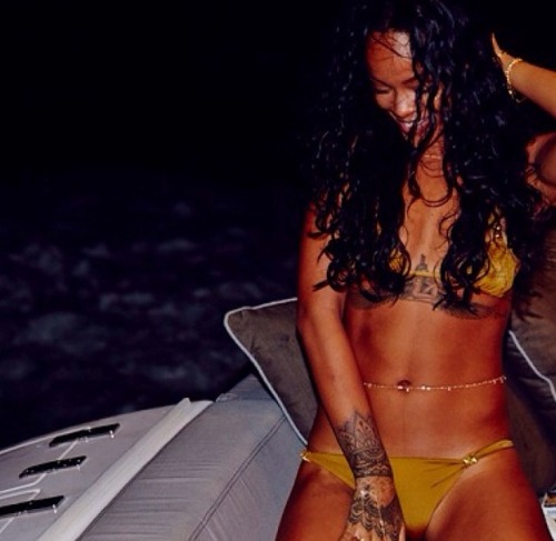 XXX bad4yu:  robyncandids:  badgalriri: brazil photo