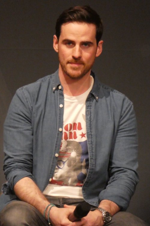 odonoghuedaily:Colin O’Donoghue at Heroes Dutch Comic Con (March 26th, 2022)[source]