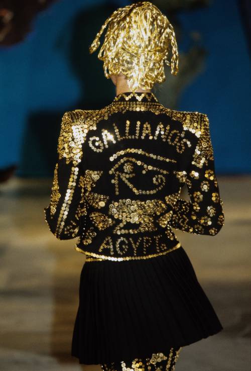  JOHN GALLIANO Fall/Winter RTW 1997if you want to support this blog consider donating to: ko-fi.com/