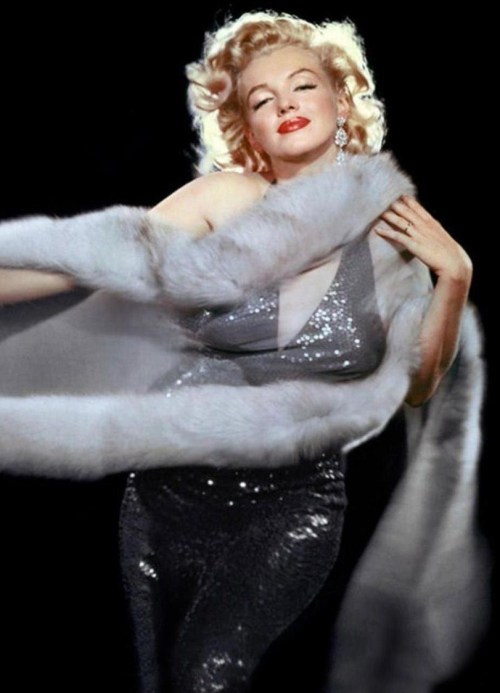 gatabella:  Marilyn Monroe by Richard Avedon, 1957