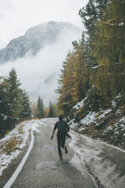 W-Canvas:  Run For Your Adventure By Johannes Hoehn 