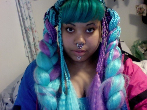 shut-up-and-drink-my-tea:  aeon-fux:if a ‘black girls with blue hair’ post goes around and I’m not on it know that the world did me wrong ok goddess