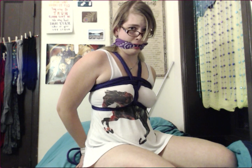 Porn simpleselkie:Self tied, gagged, and handcuffed.Model: photos