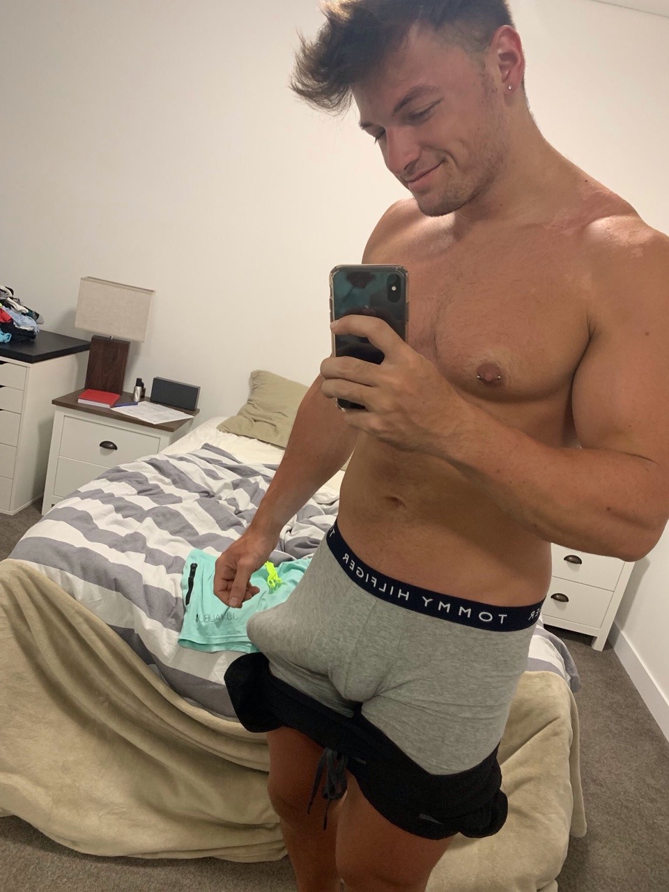 bulgeuniverso:  Max Small 🔥