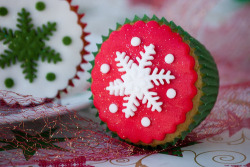 gastrogirl:  apple cinnamon christmas cupcakes.