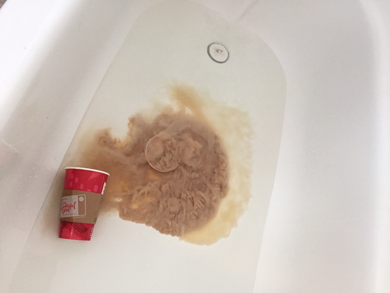 methhomework:  instagrarn:  Love my peppermint mocha bath bomb  Why are you just