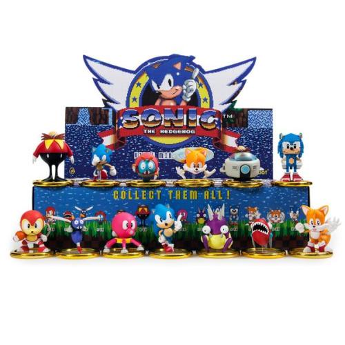 pr0jectneedlemouse:KidRobot’s Sonic vinyl figures.I love how the ring has it’s own unique stand.But I’m all over that Coconuts, lol