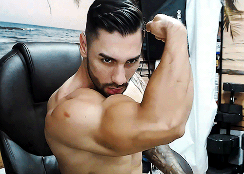 flexwave:  ᴀᴅᴀᴍ ʀɪɪᴄʜ on Cam