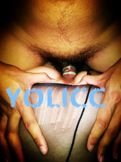 yolicc7: YOLICC -（三） 3p处女秀在和单男一周的交流过后，终于可以实施3p行动了。我和老婆很期待，同时又有点紧张。 见面当天老婆更是一直坐立不安，好在最后还是足够坚定的去了。很可惜，