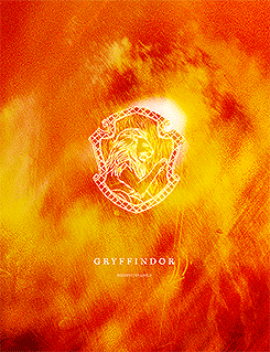 acciopotterworld:  Hogwarts HousesSlytherin - Hufflepuff - Gryffindor - Ravenclaw 