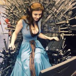 swan-s0ngx:   Cosplayer Xenia Shelkovskaya as Margaery Tyrell Gaming on the Iron Throne  